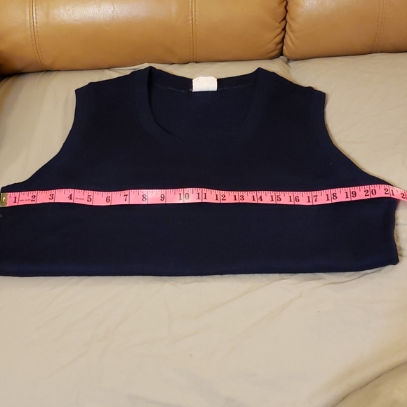 Sweater vest - Picture 10 of 10